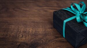 6 Easy Steps to Upcycled Gifts That Wow — No Craft Chaos